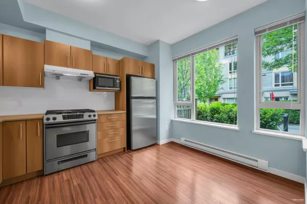 Burnaby, BC V5A 4Z2,9229 University CRES #51