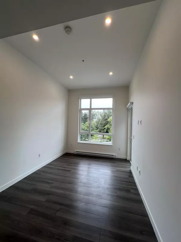 Surrey, BC V3W 3V9,13788 76 AVE #411