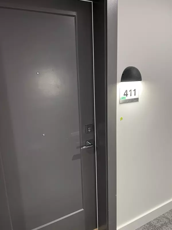 Surrey, BC V3W 3V9,13788 76 AVE #411