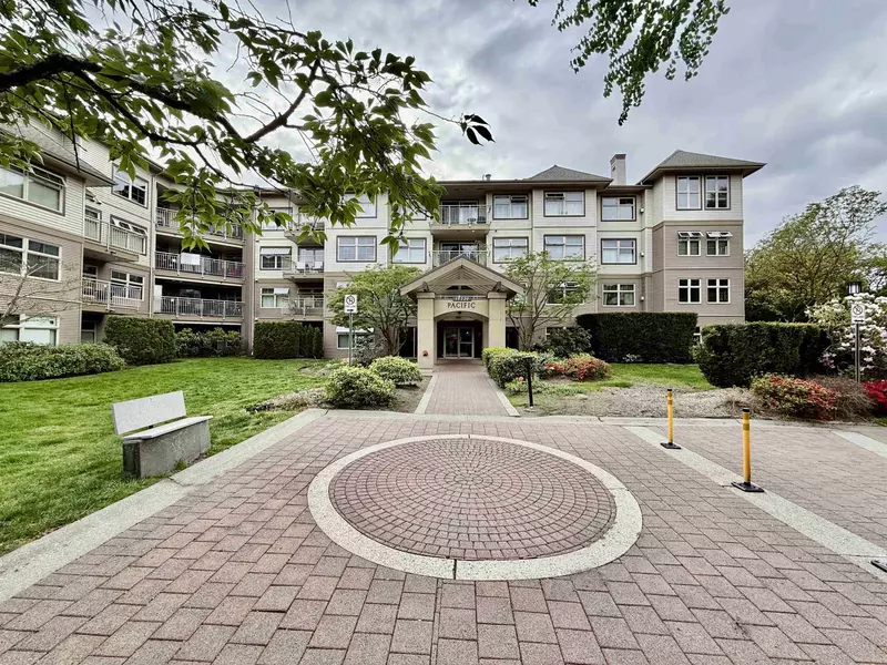 15220 Guildford DR #311, Surrey, BC V3R 0Y6