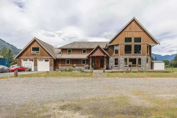 58261 Fancher RD, Laidlaw, BC V0X 1L2
