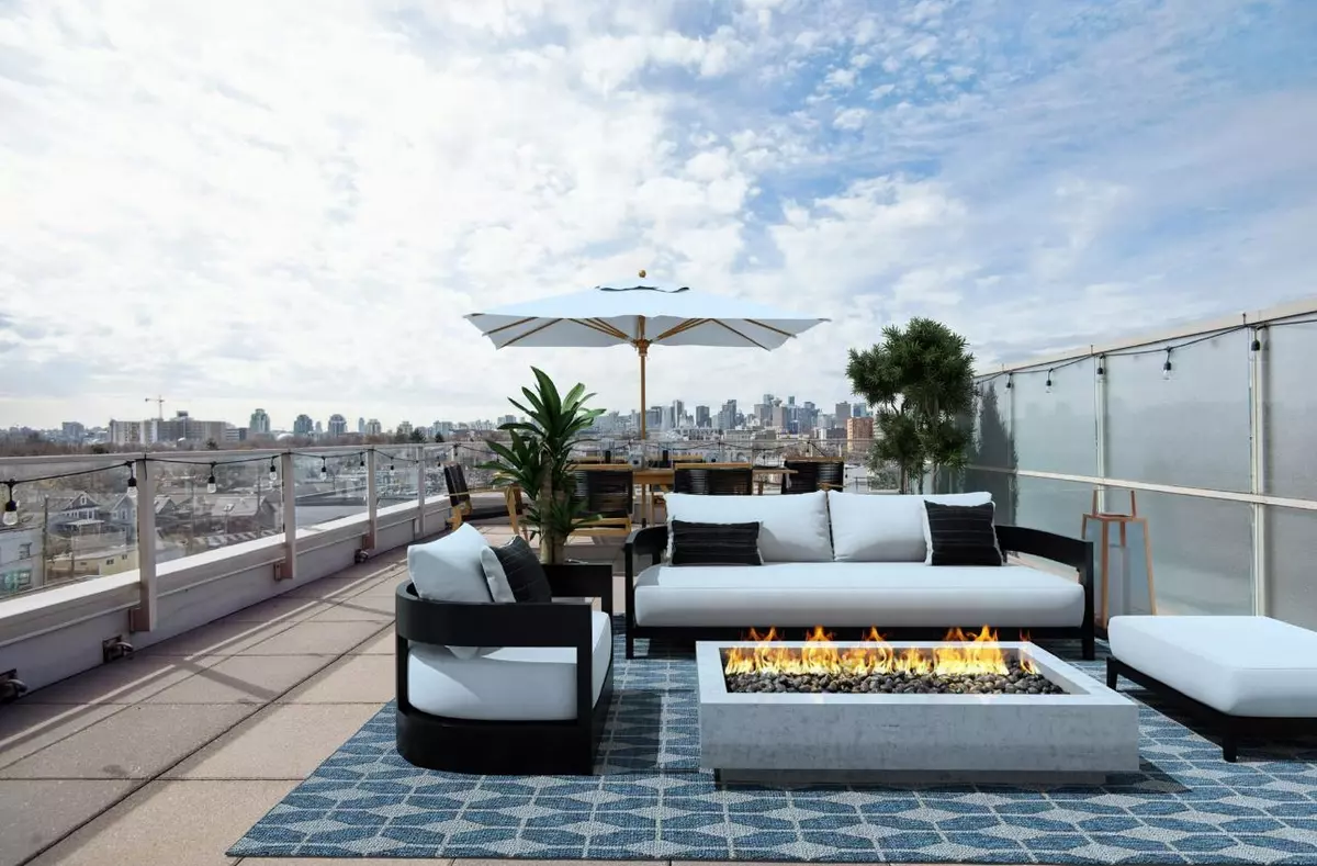 Vancouver, BC V6A 0G6,933 E Hastings ST #808