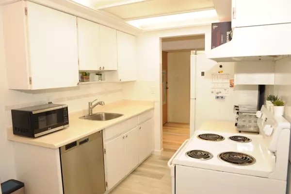 Burnaby, BC V5H 4A1,6669 Telford AVE #106