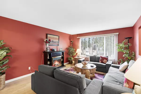 Surrey, BC V3V 3M7,12486 113b AVE