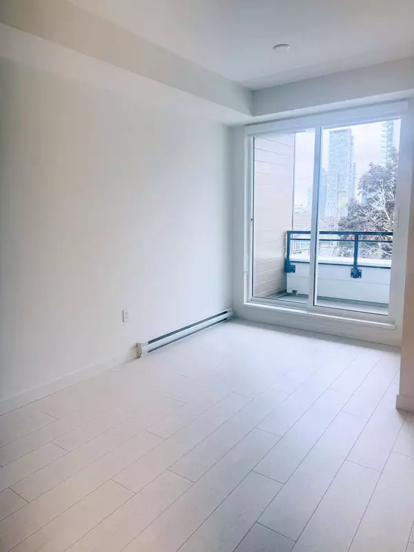 Surrey, BC V3T 4L3,10466 138a Street #308