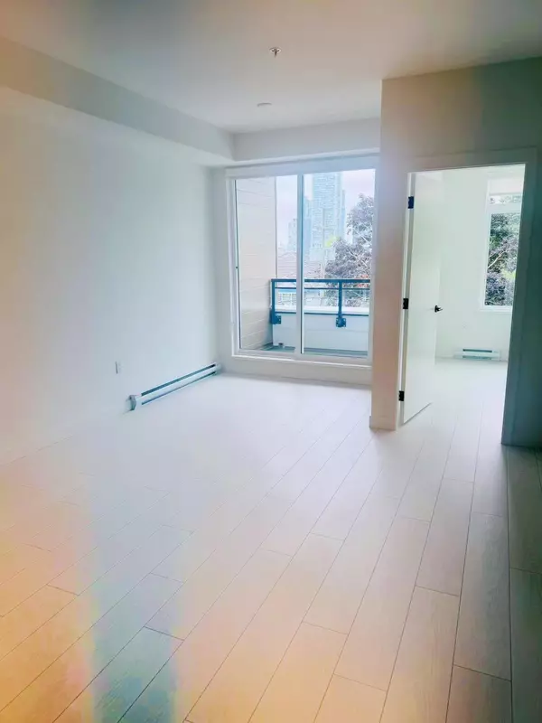 Surrey, BC V3T 4L3,10466 138a Street #308
