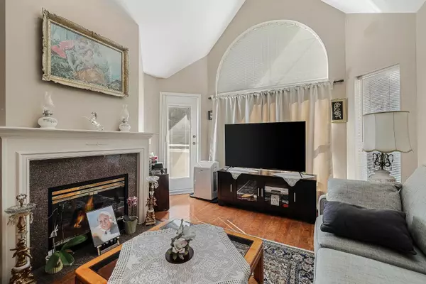 Surrey, BC V3W 0W8,7435 121a ST #408