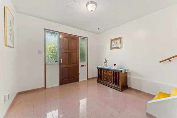 Vancouver, BC V5N 2Z6,2268 Wenonah ST
