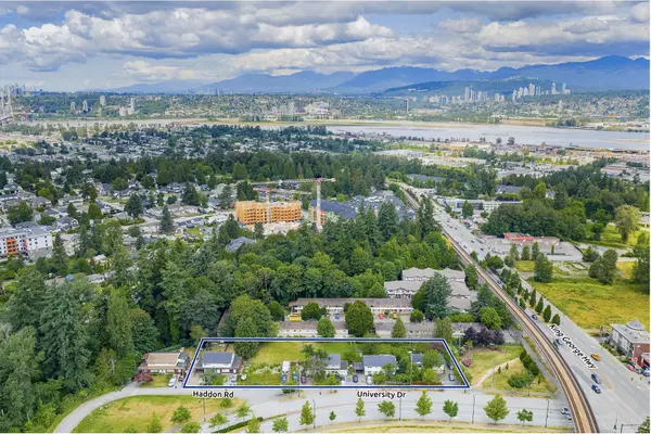 Surrey, BC V3T 3Z4,10967 University DR