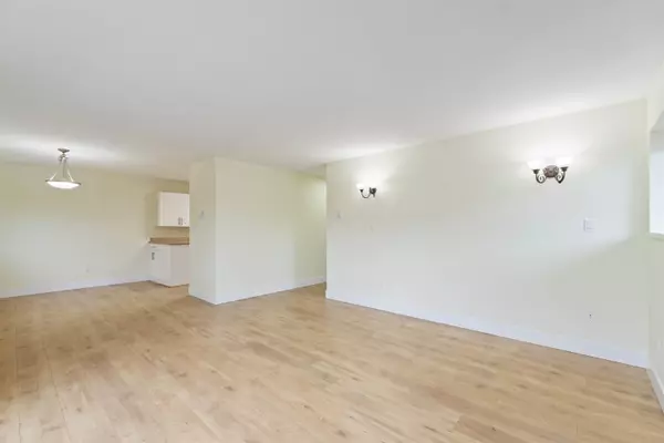 Abbotsford, BC V2S 3K1,2750 Fuller ST #1