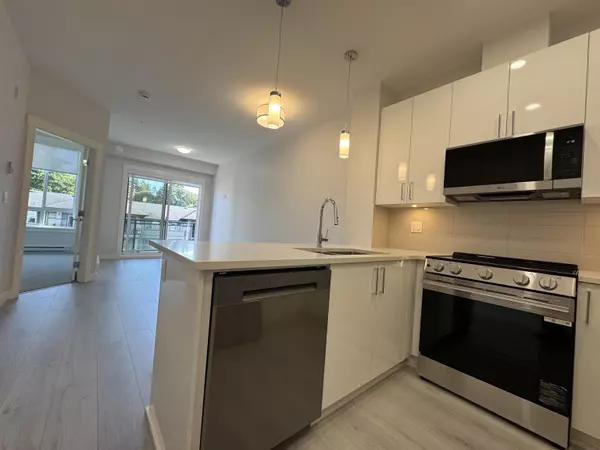 Abbotsford, BC V2S 2P3,33886 Pine St #608