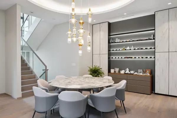 Burnaby, BC V5E 4B5,6363 Buckingham DR