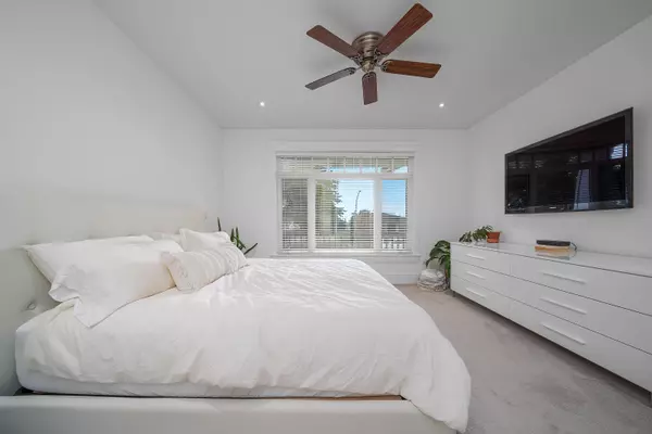 Burnaby, BC V5B 3H7,18 Hythe AVE