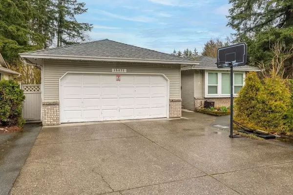 15473 27a AVE, Surrey, BC V4P 1G1