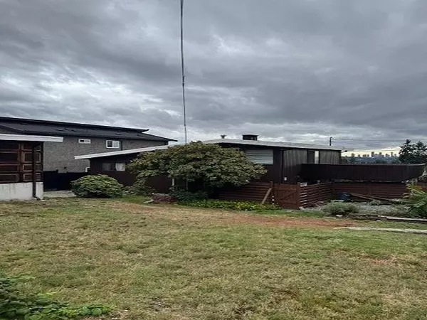 Coquitlam, BC V3K 3C1,1115 Madore AVE