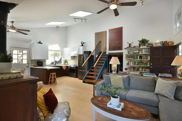Sechelt, BC V7Z 0C6,5640 Carmel PL
