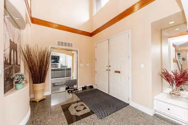 Richmond, BC V6X 1H8,11880 Aztec ST