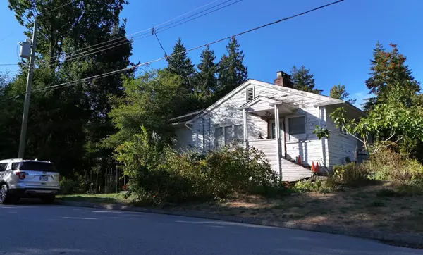 North Vancouver, BC V7P 2P6,2405 Lloyd AVE