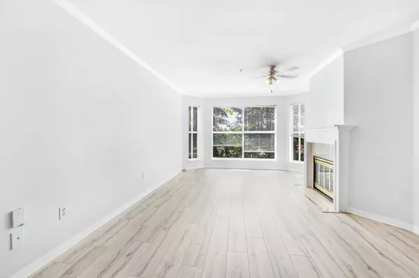 Surrey, BC V3W 0E7,7151 121 ST #212