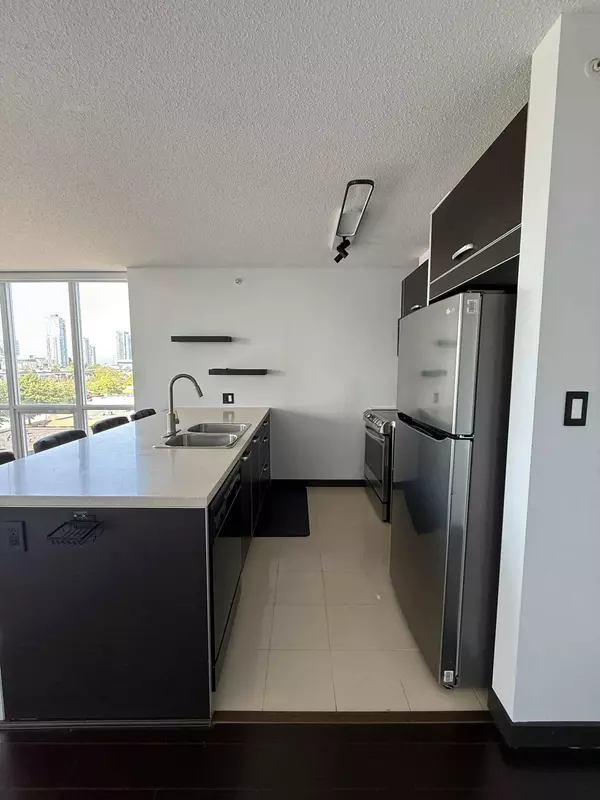 Surrey, BC V3T 0G5,13688 100 AVE #704