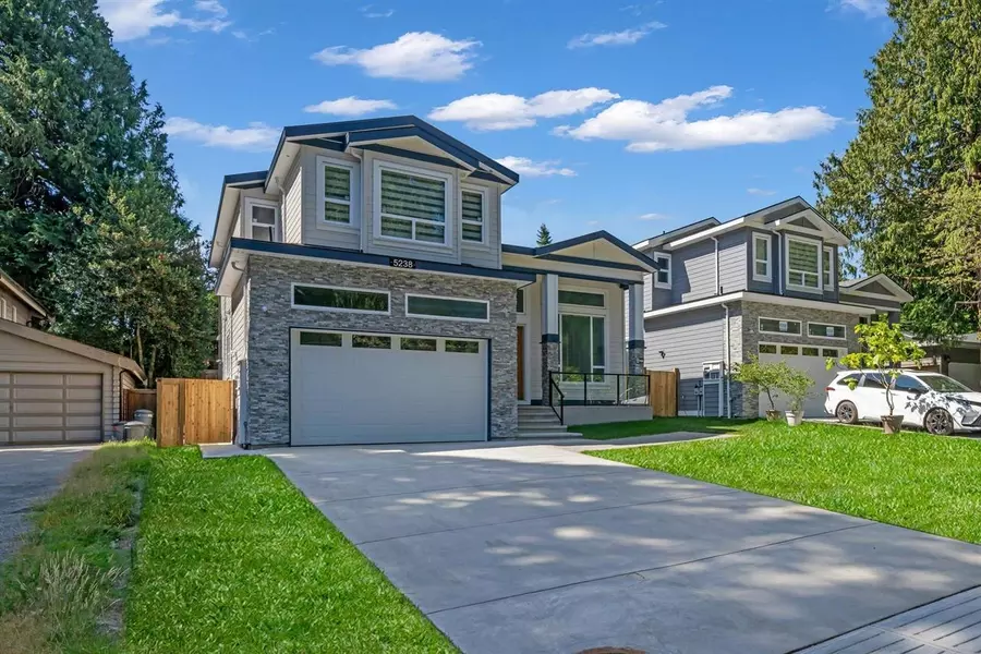 5238 6 AVE #Main, Tsawwassen, BC V4M 1L5