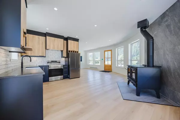 Sunshine Valley, BC V0X 1L5,71346 Grove PL #HG 188