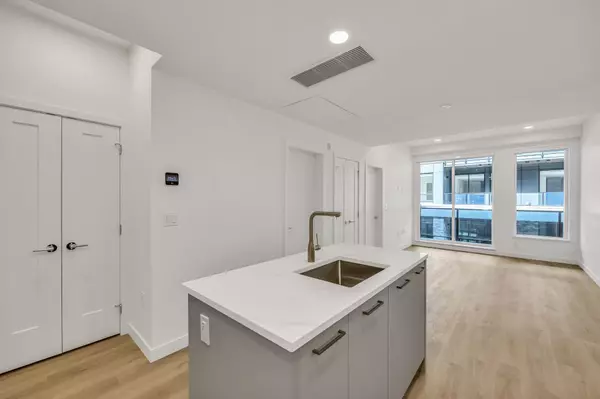 Coquitlam, BC V3K 3X6,375 Clayton ST #313