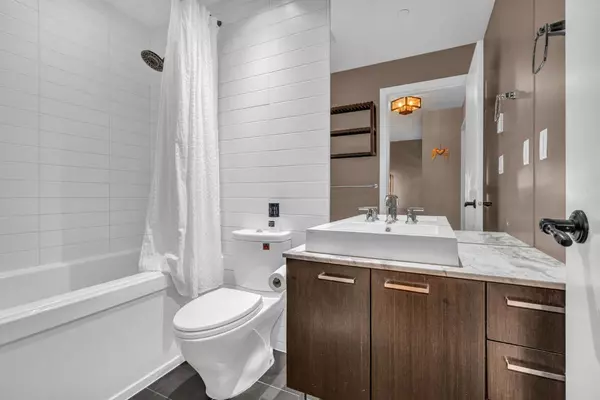 2540 Spruce ST Vancouver, BC V6H 2P7