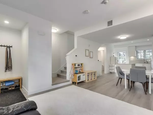 Coquitlam, BC V3J 0N1,678 Fairview ST #114