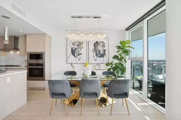 Vancouver, BC V6Z 0E7,89 Nelson ST #2618