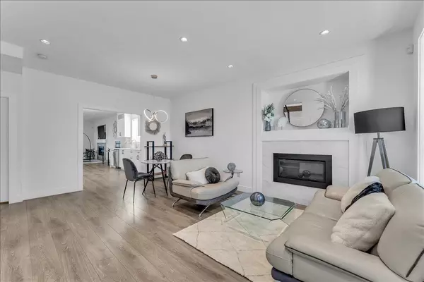 Burnaby, BC V3N 3J6,7430 Canada WAY