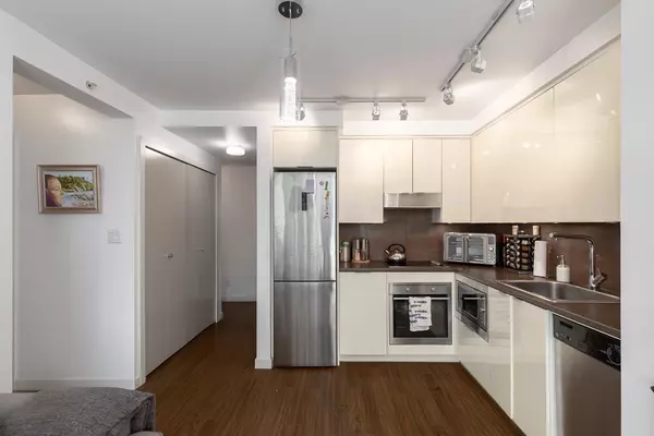 Vancouver, BC V6B 0K9,161 W Georgia ST #315