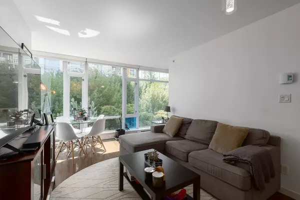 Vancouver, BC V6B 0K9,161 W Georgia ST #315