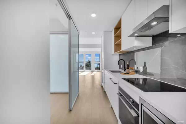 422 E 3rd ST #407 North Vancouver, BC V7L 1G2