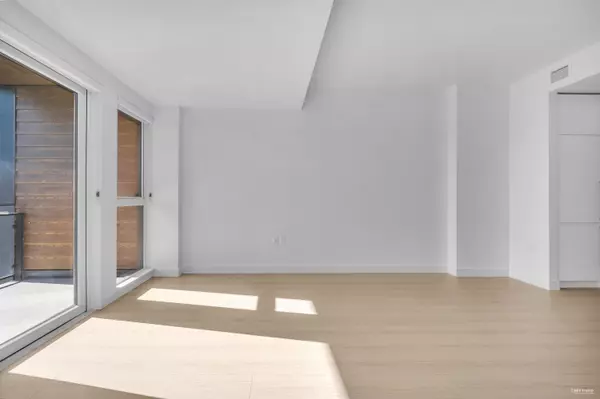 422 E 3rd ST #407 North Vancouver, BC V7L 1G2