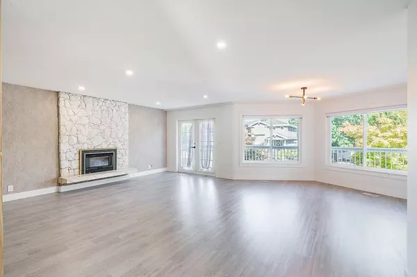 Burnaby, BC V5C 1B3,4346 Dundas ST