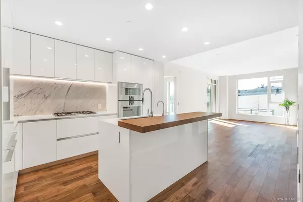 389 W 59th AVE #203, Vancouver, BC V5X 0J4