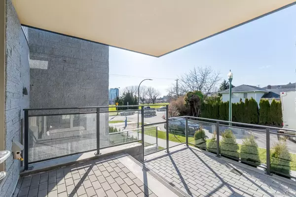 389 W 59th AVE #203, Vancouver, BC V5X 0J4