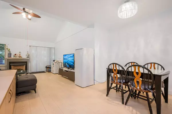 4814 Fernglen DR, Burnaby, BC V5G 3V7