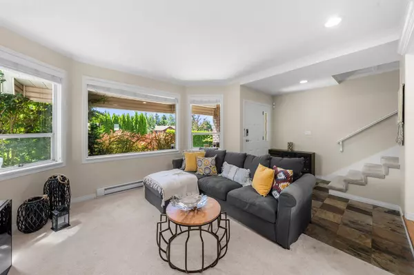 North Vancouver, BC V7M 1K9,460 W 6th ST #2