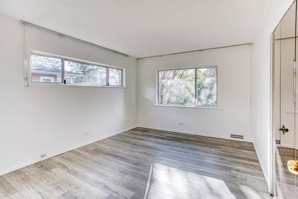 North Vancouver, BC V7R 1H9,1025 Ridgewood DR