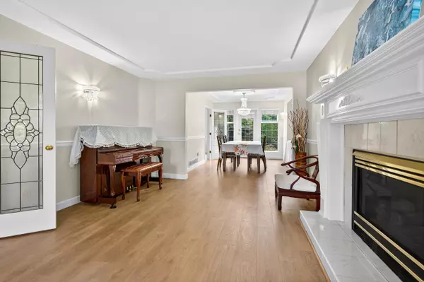 Surrey, BC V3S 7N2,5663 186a ST