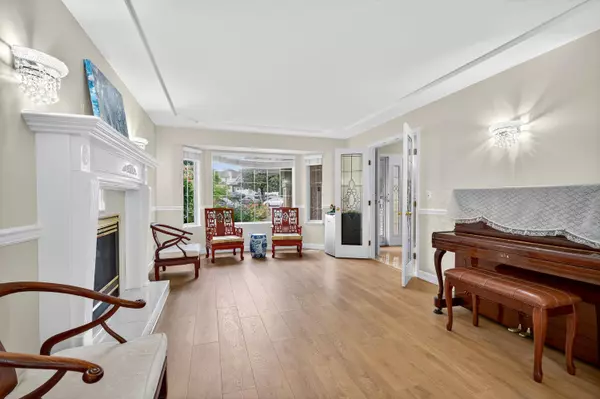 Surrey, BC V3S 7N2,5663 186a ST