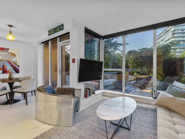 1755 Columbia ST Vancouver, BC V5Y 0N3