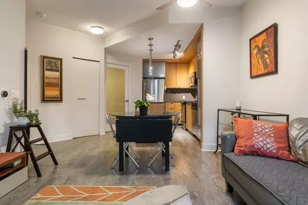 733 W 14th ST #212 North Vancouver, BC V7M 0C6