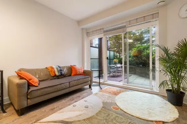 North Vancouver, BC V7M 0C6,733 W 14th ST #212
