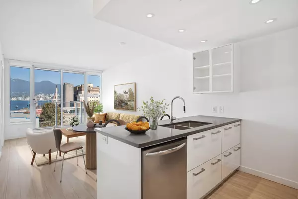 Vancouver, BC V6A 0G8,955 E Hastings ST #554