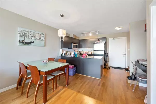 Burnaby, BC V5C 0A2,4182 Dawson ST #505