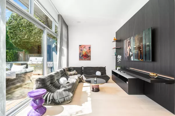 4416 W 1st AVE Vancouver, BC V6R 4J4