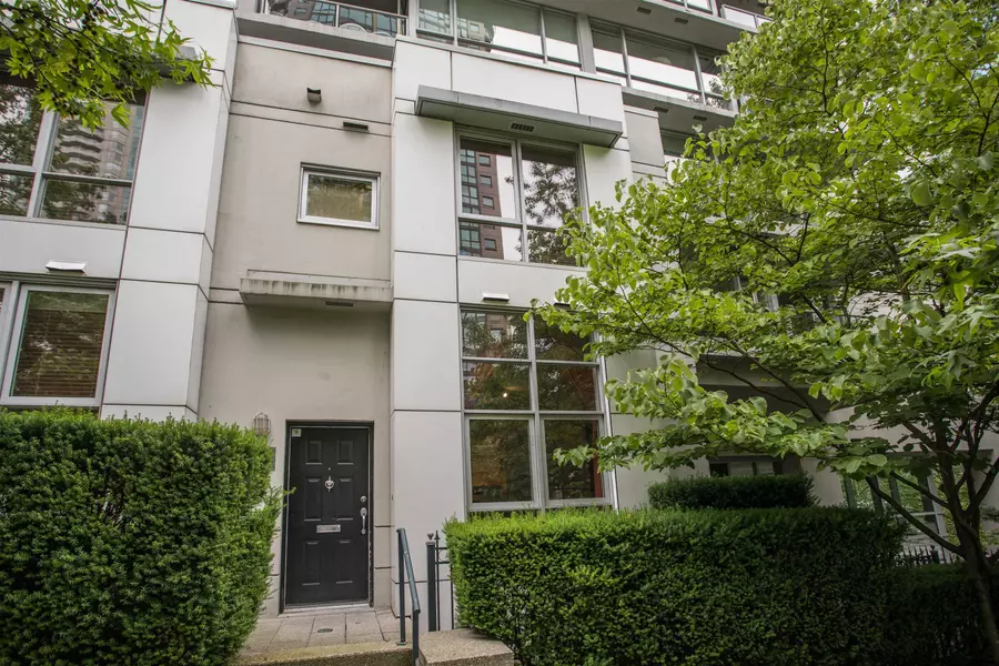 707 Broughton ST #TH8, Vancouver, BC V6G 3K5
